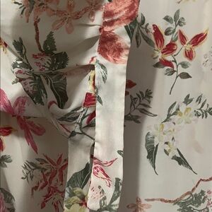 Violet & Claire Multicolor Floral V-Neck Blouse